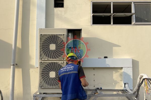 cung-cap-va-thi-cong-tron-goi-may-lanh-am-tran-daikin-5hp-cho-can-tin-cty-olam-chi-nhanh-long-binh-bien-hoa5.jpg