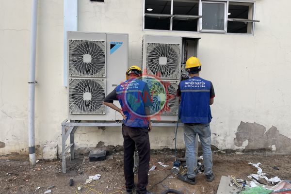 cung-cap-va-thi-cong-tron-goi-may-lanh-am-tran-daikin-5hp-cho-can-tin-cty-olam-chi-nhanh-long-binh-bien-hoa6.jpg